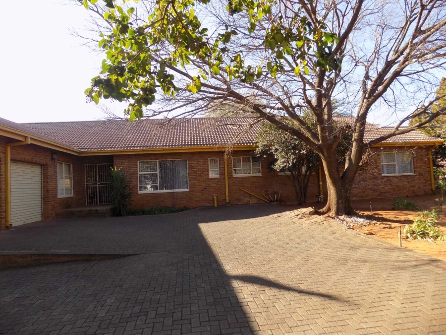 4 Bedroom Property for Sale in Universitas Ridge Free State